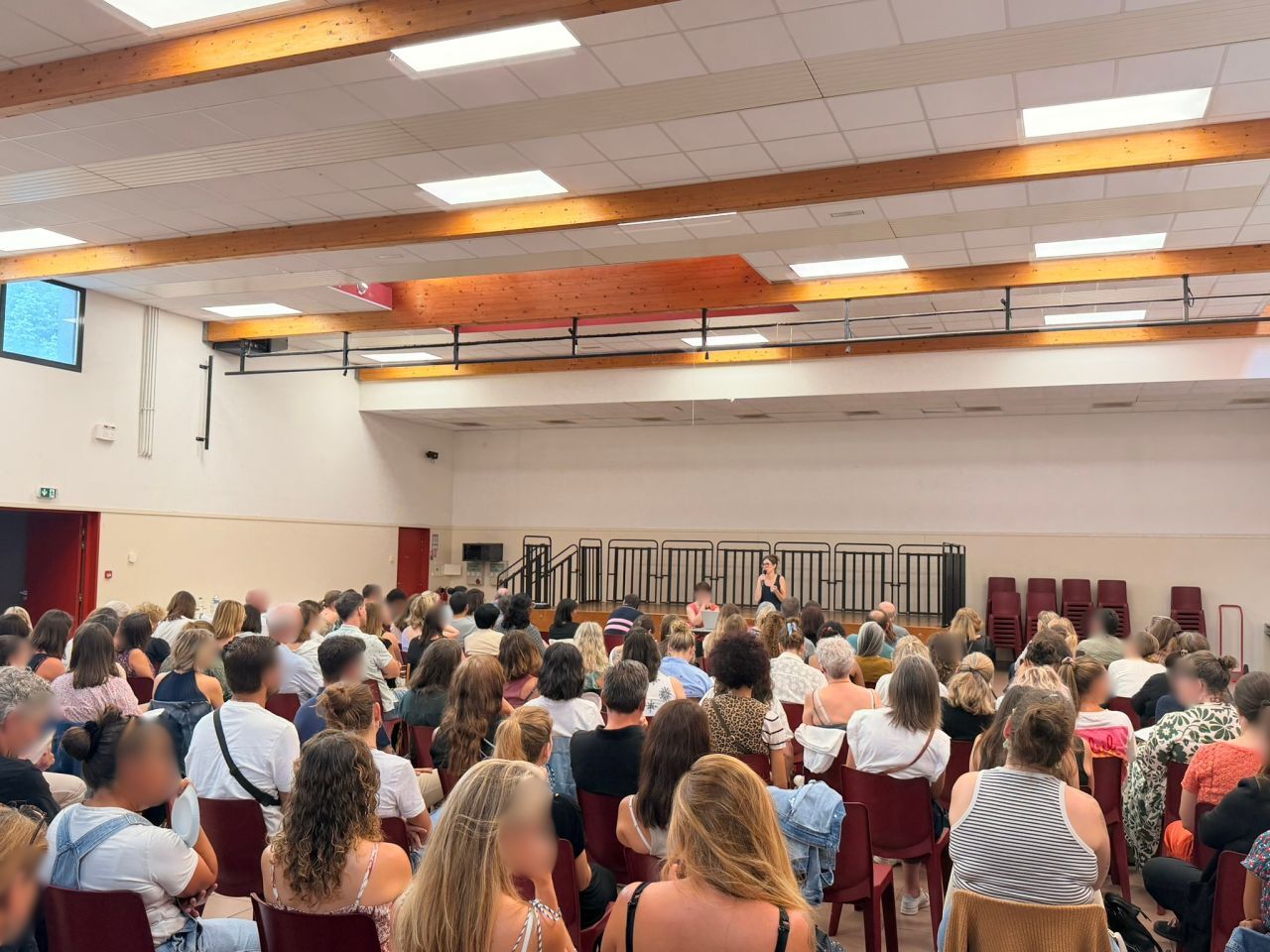 photo-réunion-de-rentrée Cette image représente le rassemblement qui a eu lieu le 27/08 lors de la réunion de rentrée.